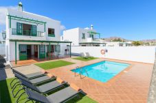 Villa en Playa Blanca - Villa Nohara 12a, piscina privada, sol y wifi
