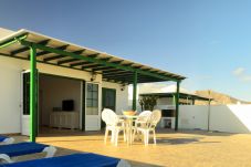 Villa en Playa Blanca - Villa Nohara 22, piscina privada, sol y wifi