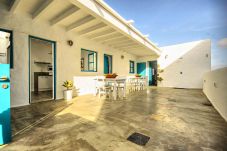 Apartamento en Punta Mujeres - La Casa de las Salinas, Sama - Su casa costera a metros del mar