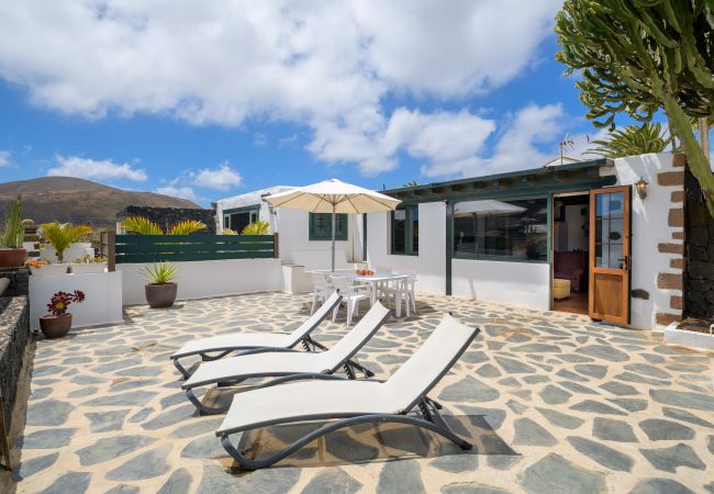 Apartamento en Masdache - Casa Amaia II, tu rincón de escapada entre Viñedos (La Geria) Apartamento en Masdache - Casa Amaia II, tu rincón de escapada entre Viñedos (La Geria)