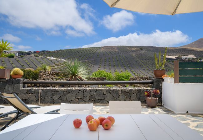 Apartamento en Masdache - Casa Amaia II, tu rincón de escapada entre Viñedos (La Geria) Apartamento en Masdache - Casa Amaia II, tu rincón de escapada entre Viñedos (La Geria)