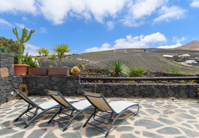 Apartamento en Masdache - Casa Amaia II, tu rincón de escapada entre Viñedos (La Geria) Apartamento en Masdache - Casa Amaia II, tu rincón de escapada entre Viñedos (La Geria)