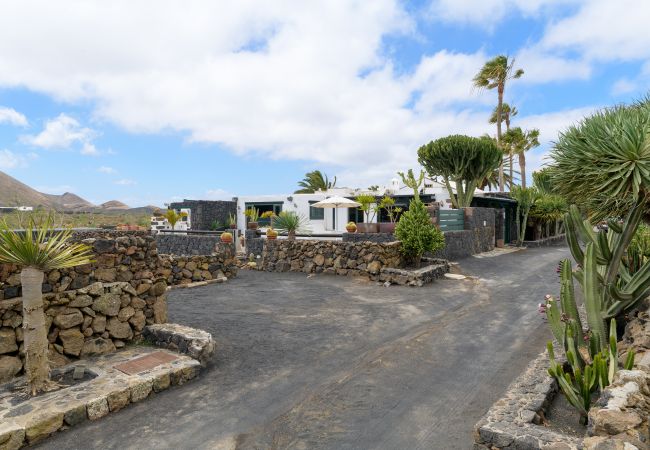 Apartamento en Masdache - Casa Amaia II, tu rincón de escapada entre Viñedos (La Geria) Apartamento en Masdache - Casa Amaia II, tu rincón de escapada entre Viñedos (La Geria)