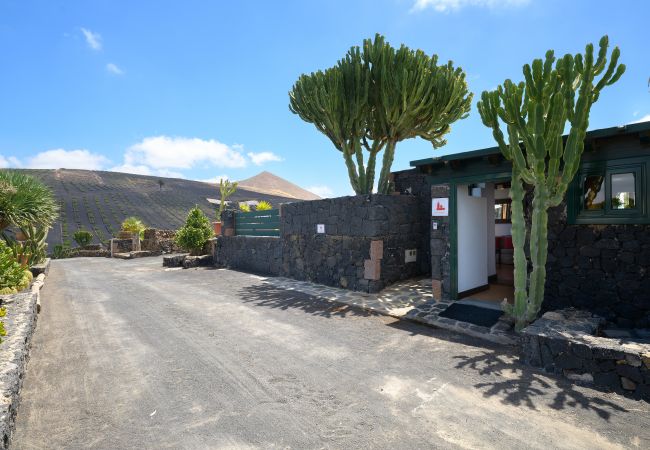 Apartamento en Masdache - Casa Amaia II, tu rincón de escapada entre Viñedos (La Geria) Apartamento en Masdache - Casa Amaia II, tu rincón de escapada entre Viñedos (La Geria)