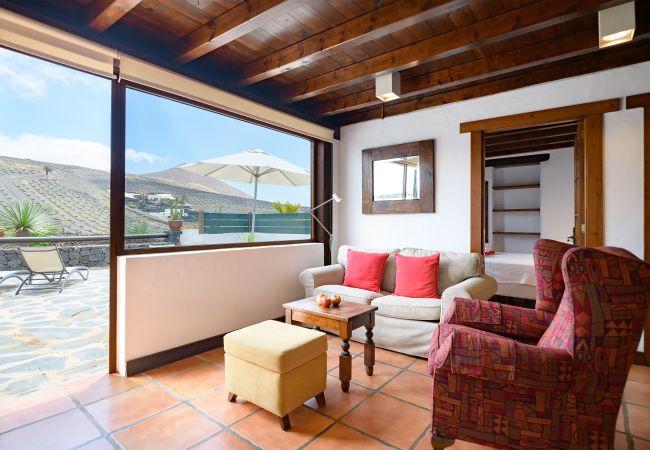 Apartamento en Masdache - Casa Amaia II, tu rincón de escapada entre Viñedos (La Geria) Apartamento en Masdache - Casa Amaia II, tu rincón de escapada entre Viñedos (La Geria)