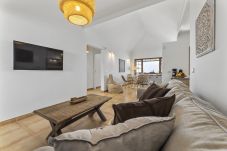 Villa en Tías - Villa 22; piscina, vistas al mar, aire acondicionado, hasta seis personas. 