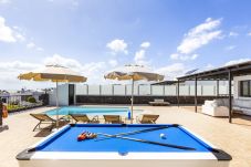 Villa en Tías - Villa 22; piscina, vistas al mar, aire acondicionado, hasta seis personas. 