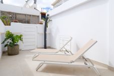 Apartamento en Puerto del Carmen - Casa Felicidad, vista mar - moderno - aire acondicionado 