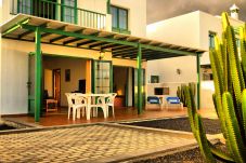 Villa in Playa Blanca - Villa Nohara 14, private pool, sun & wifi