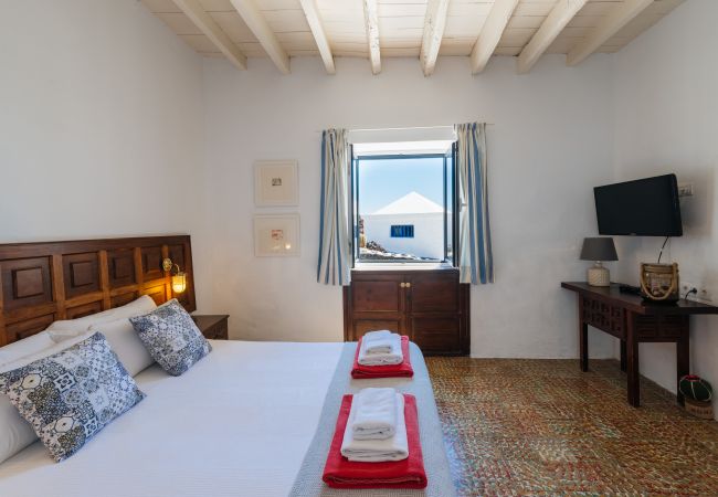 Apartment in El Golfo - Abuelos, Sea Views with the best sunset on the island (El Golfo) Apartment in El Golfo - Abuelos, Sea Views with the best sunset on the island (El Golfo)