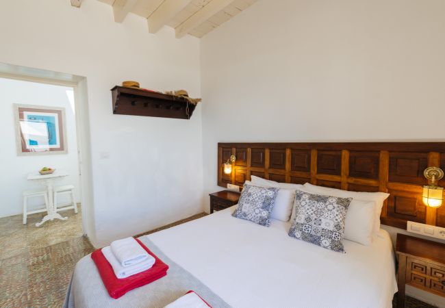 Apartment in El Golfo - Abuelos, Sea Views with the best sunset on the island (El Golfo) Apartment in El Golfo - Abuelos, Sea Views with the best sunset on the island (El Golfo)