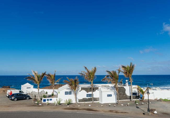 Apartment in El Golfo - Abuelos, Sea Views with the best sunset on the island (El Golfo) Apartment in El Golfo - Abuelos, Sea Views with the best sunset on the island (El Golfo)