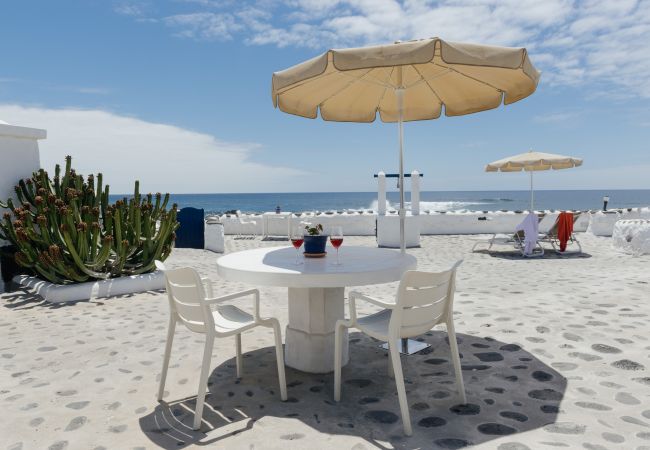 Apartment in El Golfo - Abuelos, Sea Views with the best sunset on the island (El Golfo) Apartment in El Golfo - Abuelos, Sea Views with the best sunset on the island (El Golfo)