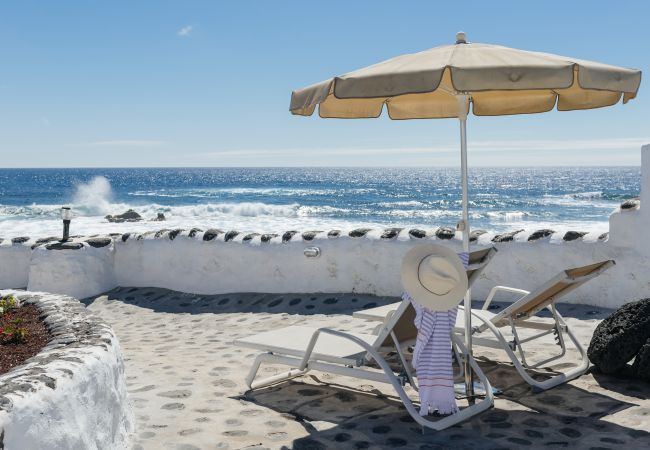 Apartment in El Golfo - Abuelos, Sea Views with the best sunset on the island (El Golfo) Apartment in El Golfo - Abuelos, Sea Views with the best sunset on the island (El Golfo)