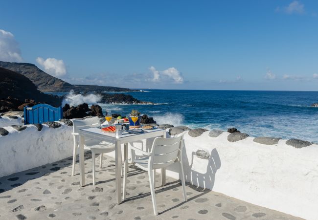 Apartment in El Golfo - Abuelos, Sea Views with the best sunset on the island (El Golfo) Apartment in El Golfo - Abuelos, Sea Views with the best sunset on the island (El Golfo)