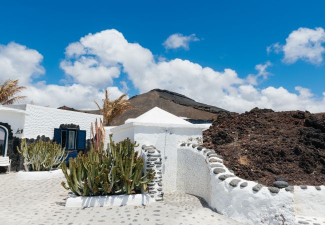 Apartment in El Golfo - Abuelos, Sea Views with the best sunset on the island (El Golfo) Apartment in El Golfo - Abuelos, Sea Views with the best sunset on the island (El Golfo)