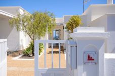 House in Puerto Calero - La Casa del Puerto, private pool and stunning sea views