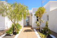 House in Puerto Calero - La Casa del Puerto, private pool and stunning sea views