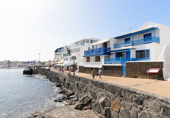 Apartment in Playa Blanca - Casa Elena, Seafront apartment with large Gallery and Sea Views Apartment in Playa Blanca - Casa Elena, Seafront apartment with large Gallery and Sea Views