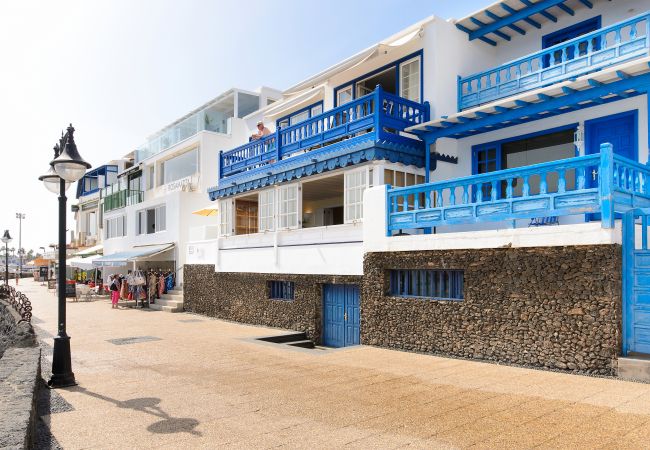 Apartment in Playa Blanca - Casa Elena, Seafront apartment with large Gallery and Sea Views Apartment in Playa Blanca - Casa Elena, Seafront apartment with large Gallery and Sea Views