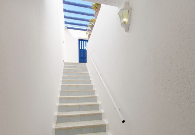 Apartment in Playa Blanca - Casa Elena, Seafront apartment with large Gallery and Sea Views Apartment in Playa Blanca - Casa Elena, Seafront apartment with large Gallery and Sea Views