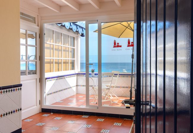 Apartment in Playa Blanca - Casa Elena, Seafront apartment with large Gallery and Sea Views Apartment in Playa Blanca - Casa Elena, Seafront apartment with large Gallery and Sea Views