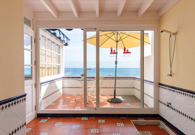 Apartment in Playa Blanca - Casa Elena, Seafront apartment with large Gallery and Sea Views Apartment in Playa Blanca - Casa Elena, Seafront apartment with large Gallery and Sea Views