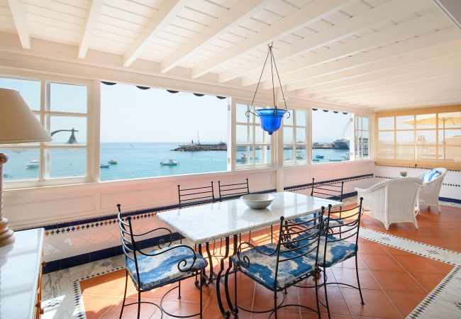 Apartment in Playa Blanca - Casa Elena, Seafront apartment with large Gallery and Sea Views Apartment in Playa Blanca - Casa Elena, Seafront apartment with large Gallery and Sea Views