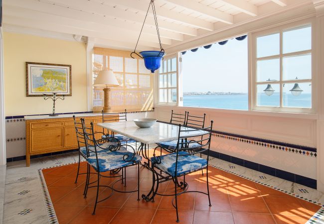 Apartment in Playa Blanca - Casa Elena, Seafront apartment with large Gallery and Sea Views Apartment in Playa Blanca - Casa Elena, Seafront apartment with large Gallery and Sea Views