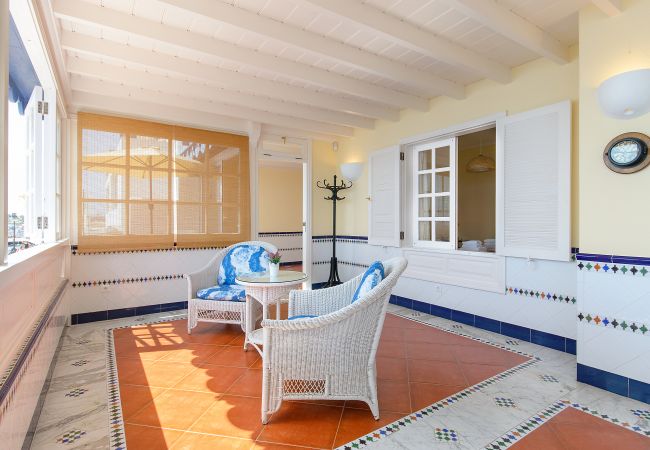 Apartment in Playa Blanca - Casa Elena, Seafront apartment with large Gallery and Sea Views Apartment in Playa Blanca - Casa Elena, Seafront apartment with large Gallery and Sea Views