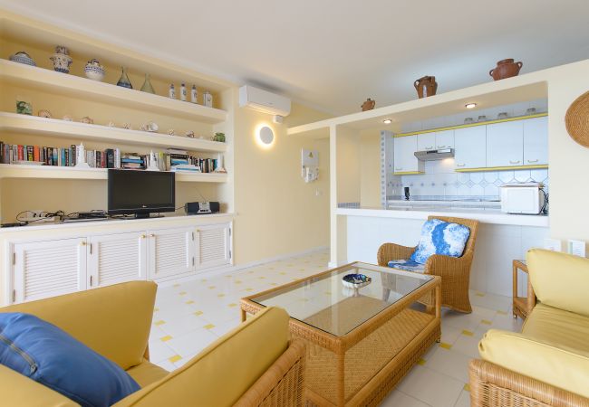 Apartment in Playa Blanca - Casa Elena, Seafront apartment with large Gallery and Sea Views Apartment in Playa Blanca - Casa Elena, Seafront apartment with large Gallery and Sea Views