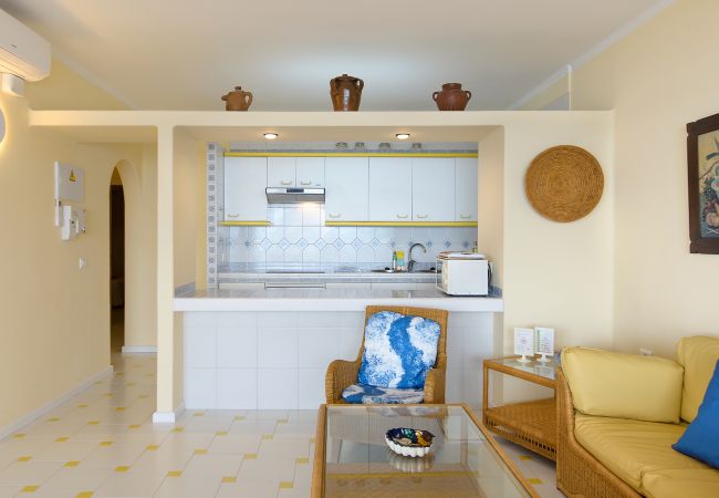 Apartment in Playa Blanca - Casa Elena, Seafront apartment with large Gallery and Sea Views Apartment in Playa Blanca - Casa Elena, Seafront apartment with large Gallery and Sea Views