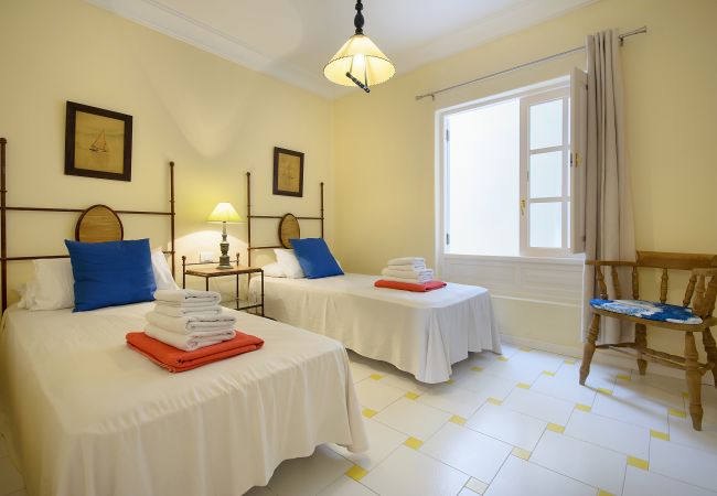 Apartment in Playa Blanca - Casa Elena, Seafront apartment with large Gallery and Sea Views Apartment in Playa Blanca - Casa Elena, Seafront apartment with large Gallery and Sea Views