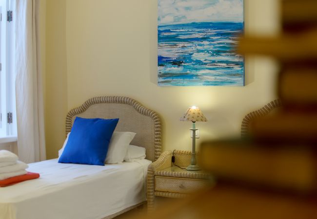 Apartment in Playa Blanca - Casa Elena, Seafront apartment with large Gallery and Sea Views Apartment in Playa Blanca - Casa Elena, Seafront apartment with large Gallery and Sea Views