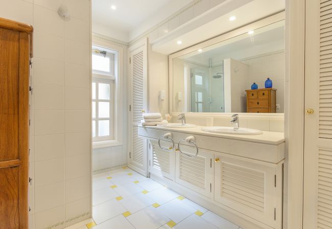 Apartment in Playa Blanca - Casa Elena, Seafront apartment with large Gallery and Sea Views Apartment in Playa Blanca - Casa Elena, Seafront apartment with large Gallery and Sea Views