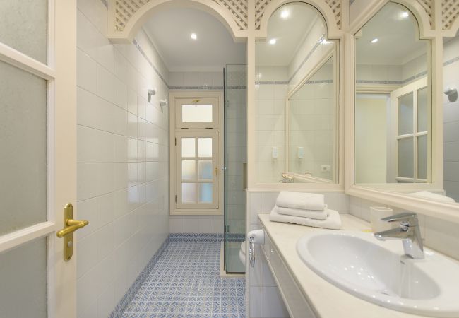 Apartment in Playa Blanca - Casa Elena, Seafront apartment with large Gallery and Sea Views Apartment in Playa Blanca - Casa Elena, Seafront apartment with large Gallery and Sea Views