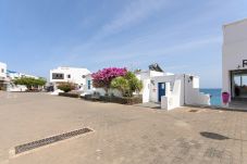 Apartment in Playa Blanca - Casa Elena, Seafront apartment with large Gallery and Sea Views