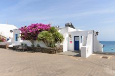 Apartment in Playa Blanca - Casa Elena, Seafront apartment with large Gallery and Sea Views