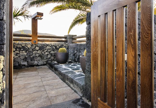 House in Masdache - Ermita Perdomo, Modern Style with a Rustic Twist House in Masdache - Ermita Perdomo, Modern Style with a Rustic Twist