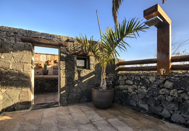 House in Masdache - Ermita Perdomo, Modern Style with a Rustic Twist House in Masdache - Ermita Perdomo, Modern Style with a Rustic Twist