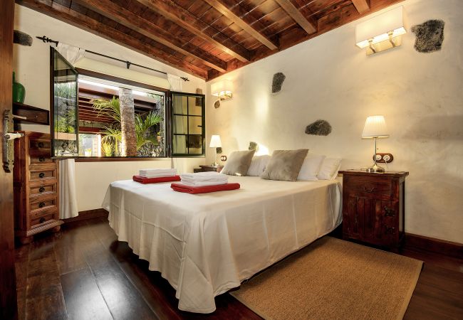 House in Masdache - Ermita Perdomo, Modern Style with a Rustic Twist House in Masdache - Ermita Perdomo, Modern Style with a Rustic Twist