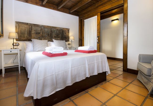 House in Masdache - Ermita Perdomo, Modern Style with a Rustic Twist House in Masdache - Ermita Perdomo, Modern Style with a Rustic Twist