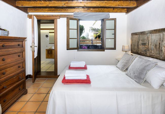 House in Masdache - Ermita Perdomo, Modern Style with a Rustic Twist House in Masdache - Ermita Perdomo, Modern Style with a Rustic Twist