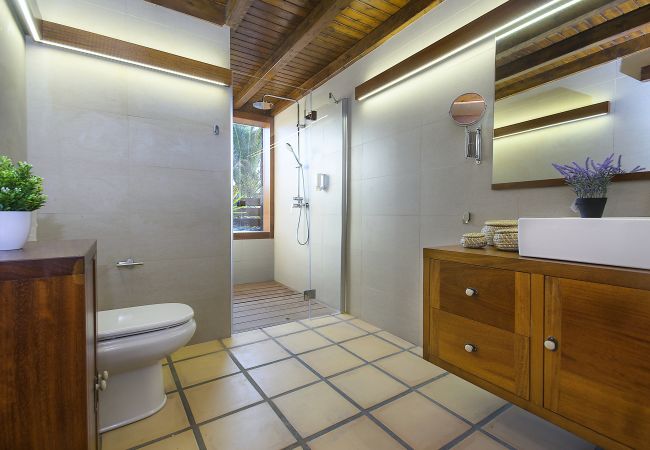 House in Masdache - Ermita Perdomo, Modern Style with a Rustic Twist House in Masdache - Ermita Perdomo, Modern Style with a Rustic Twist