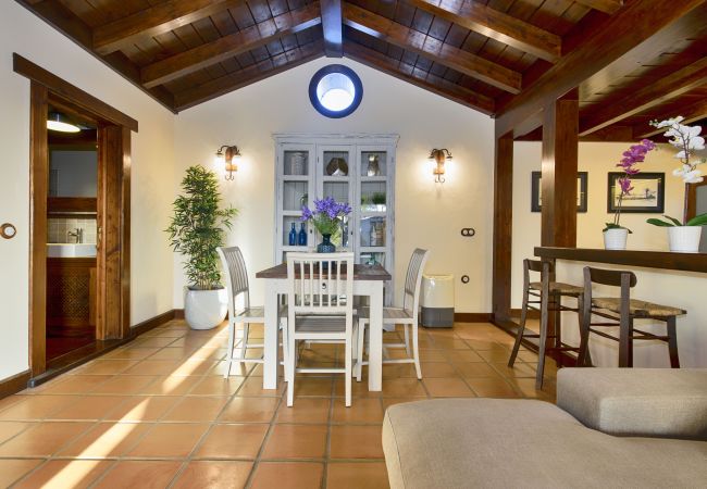 House in Masdache - Ermita Perdomo, Modern Style with a Rustic Twist House in Masdache - Ermita Perdomo, Modern Style with a Rustic Twist