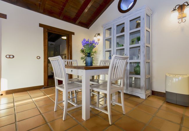 House in Masdache - Ermita Perdomo, Modern Style with a Rustic Twist House in Masdache - Ermita Perdomo, Modern Style with a Rustic Twist