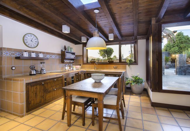 House in Masdache - Ermita Perdomo, Modern Style with a Rustic Twist House in Masdache - Ermita Perdomo, Modern Style with a Rustic Twist