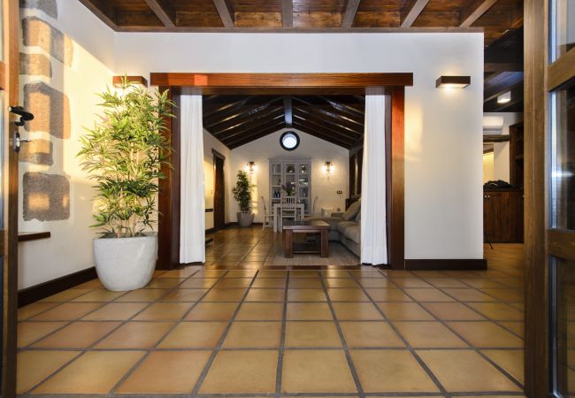 House in Masdache - Ermita Perdomo, Modern Style with a Rustic Twist House in Masdache - Ermita Perdomo, Modern Style with a Rustic Twist