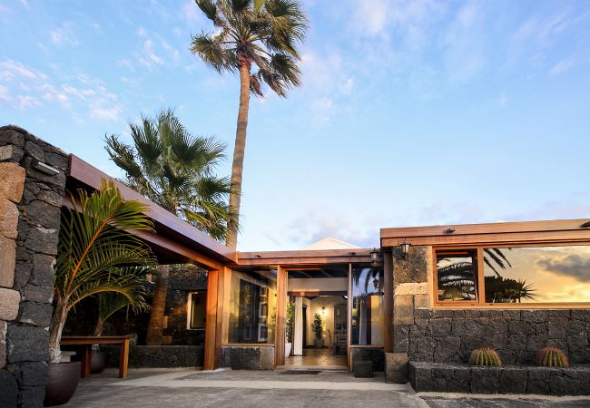 House in Masdache - Ermita Perdomo, Modern Style with a Rustic Twist House in Masdache - Ermita Perdomo, Modern Style with a Rustic Twist