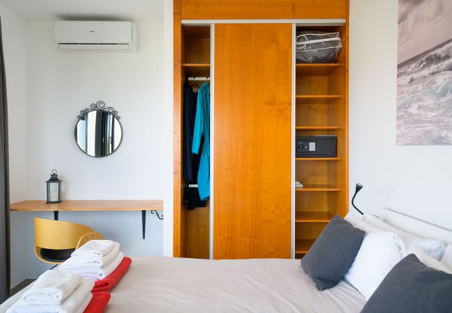 House in Conil - Casa Sur, Spectacular Views of Sea and Volcanoes with Heated Pool House in Conil - Casa Sur, Spectacular Views of Sea and Volcanoes with Heated Pool
